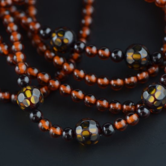 Amber necklace with round beads